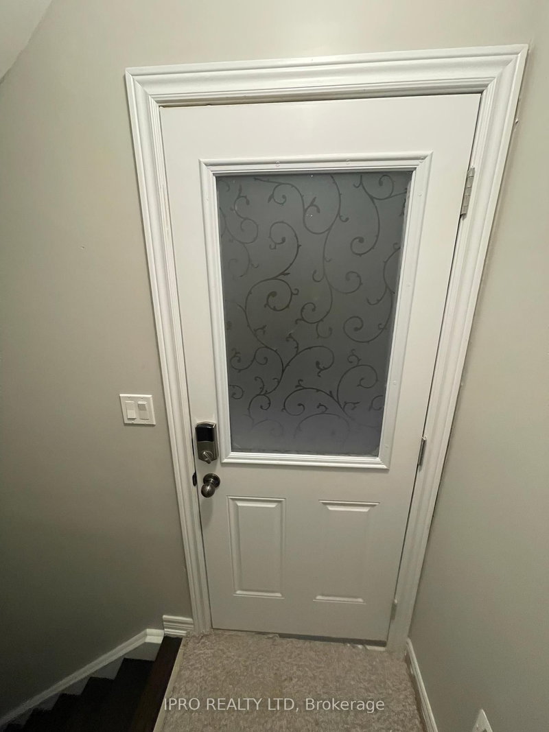 34 Ebury (LOWER) Dr, Brampton, L6X 5M1 | Image 3