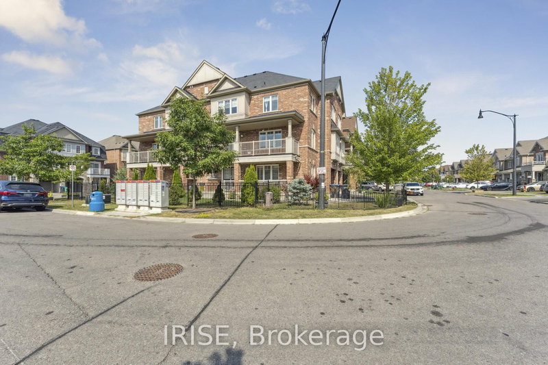 49 Golden Springs Dr, Brampton, L7A 0C7 | Image 3