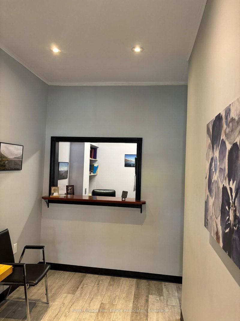 108 Main St S, Halton Hills, L7G 3E4 | Image 2