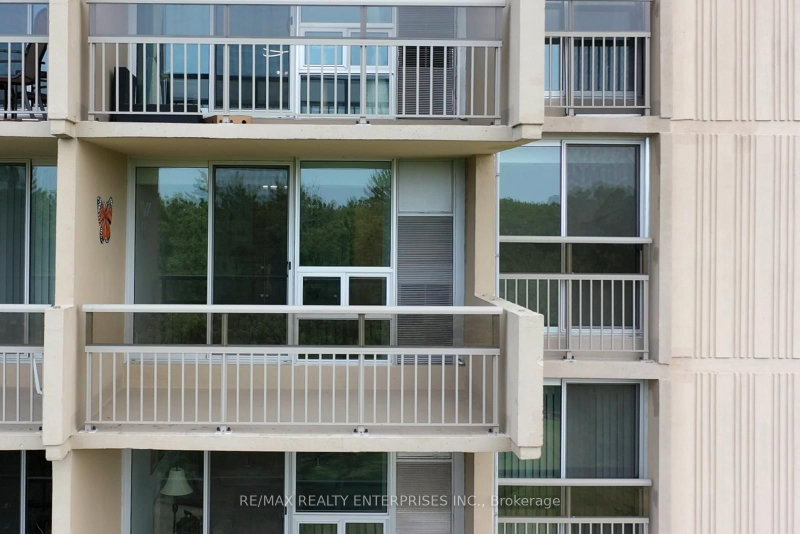 1359 White Oaks Oakville,ON L6H 2R8 — Photo 11