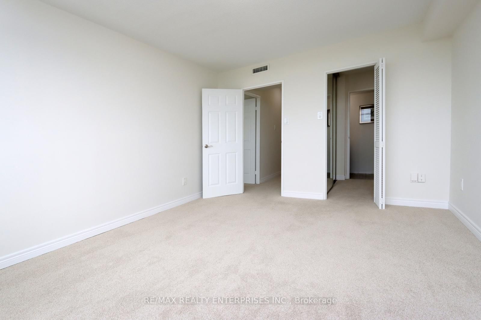 1359 White Oaks Oakville,ON L6H 2R8 — Photo 31