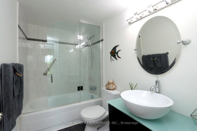 1359 White Oaks Oakville,ON L6H 2R8 — Photo 35