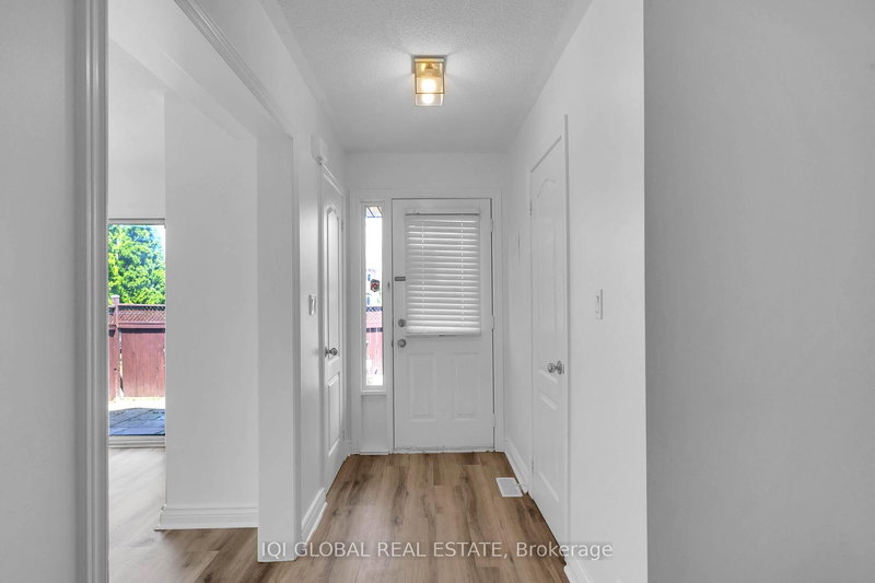 63 Pressed Brick Dr, Brampton, L6V 4K5 | Image 3