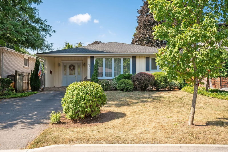 652 Ardleigh Cres, Burlington, L7L 4K8 | Image 2