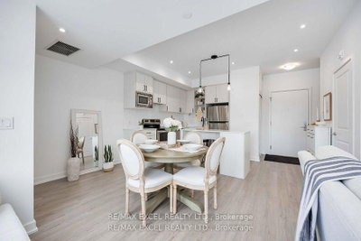 Townhouse sold at 208-155 Downsview Park Boulevard, Toronto, Ontario, M3K 0E3 - Downsview-Roding-CFB - MLS: W12347521