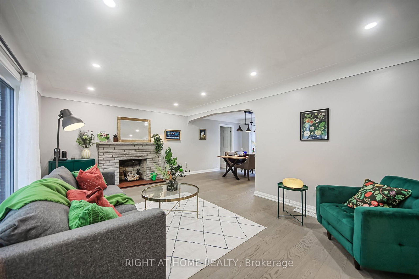 Listing Image 8
