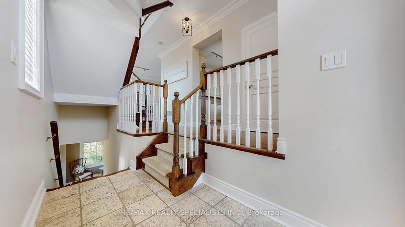 134 Rolling Hills Lane, Caledon, L7E 4E1 | Image 3