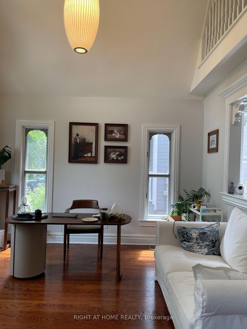 435 Maple Ave, Oakville, L6J 2J2 | Image 3