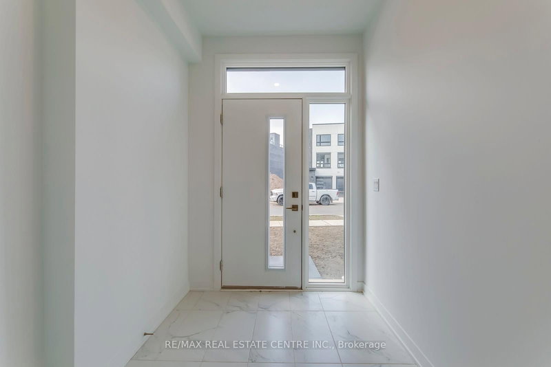 3049 Trailside Dr, Oakville, L6M 5R5 | Image 2