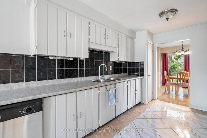 2881 Windwood Mississauga,ON L5N 2K9 — Photo 12