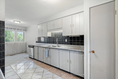 2881 Windwood Mississauga,ON L5N 2K9 — Photo 15