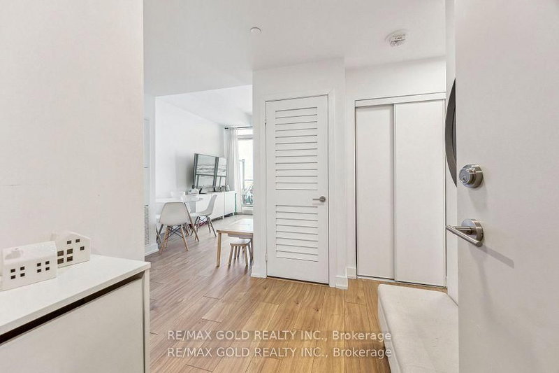 806 - 215 veterans Dr N, Brampton, L7A 5L6 | Image 2