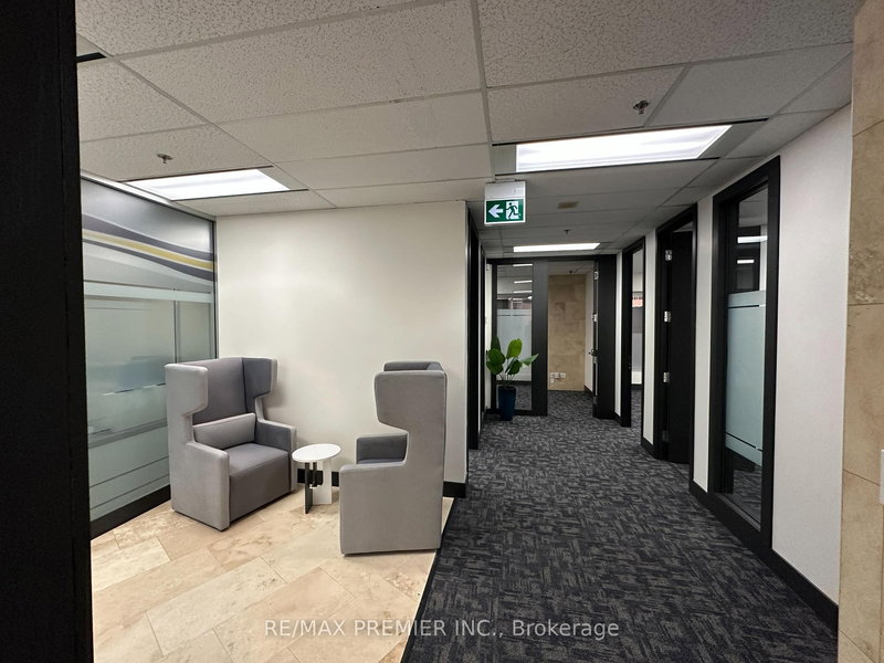 200-33 - 350 Burnhamthorpe Rd W, Mississauga, L5B 3J1 | Image 3