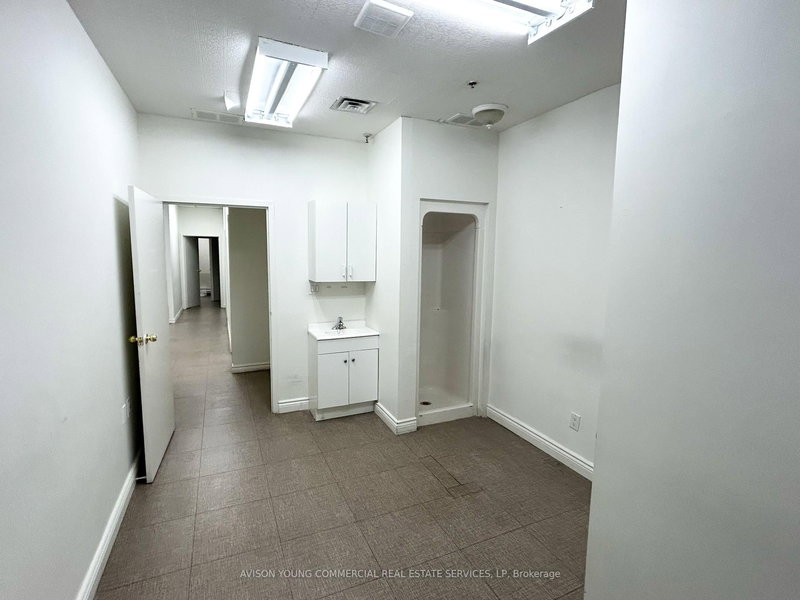 16 - 460 Brant St, Burlington, L7R 4B6 | Image 2