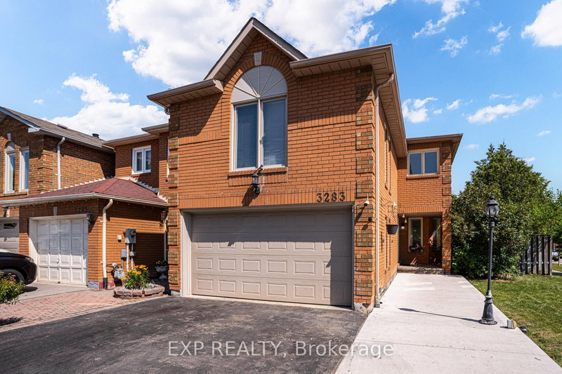3283 Bobwhite Mews, Mississauga, L5N 6G1 | Image 2