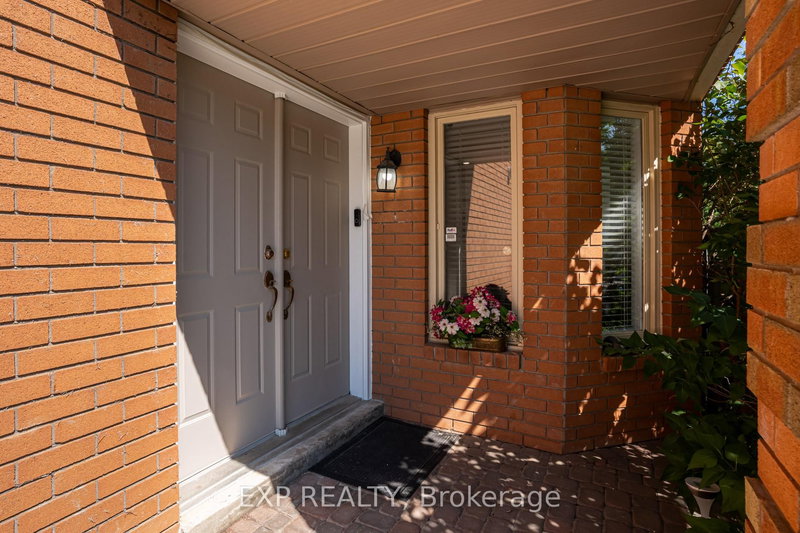 3283 Bobwhite Mews, Mississauga, L5N 6G1 | Image 3