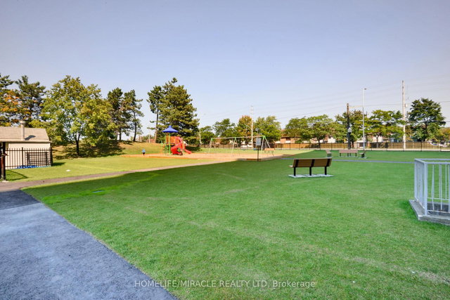 1703 - 15 Kensington Road