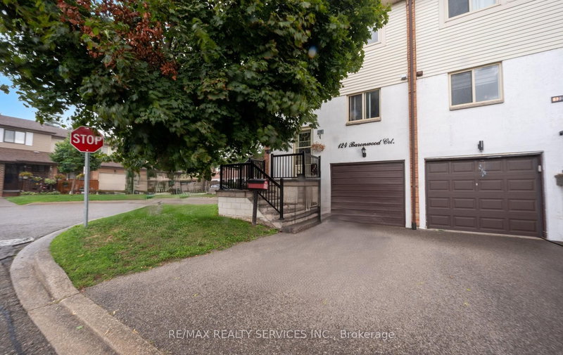 124 - 124 Baronwood Crt, Brampton, L6V 3H7 | Image 3