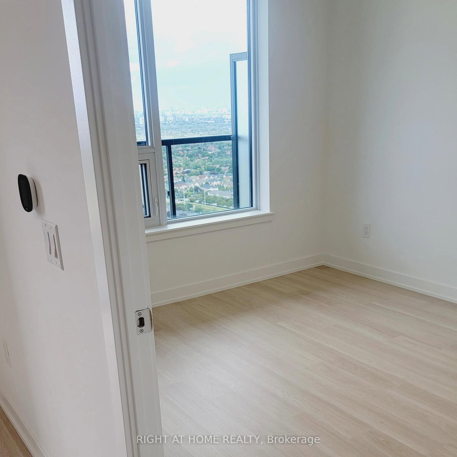 5105 Hurontario Street, Unit 3001 - Photo 10