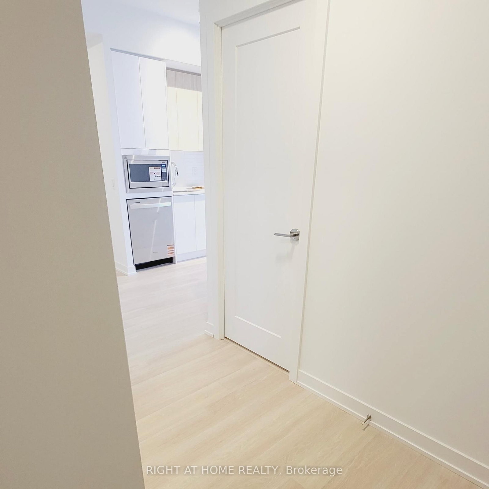 5105 Hurontario Street, Unit 3001 - Photo 4