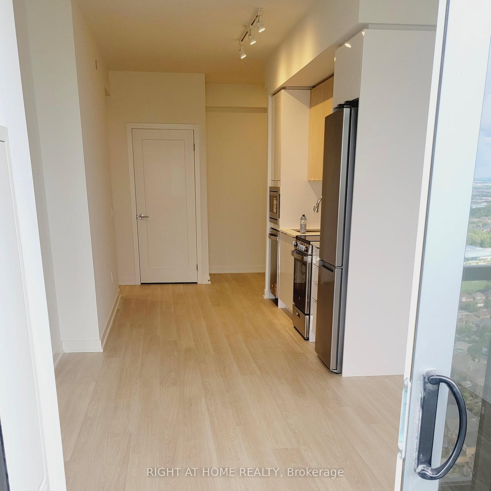 5105 Hurontario Street, Unit 3001 - Photo 5