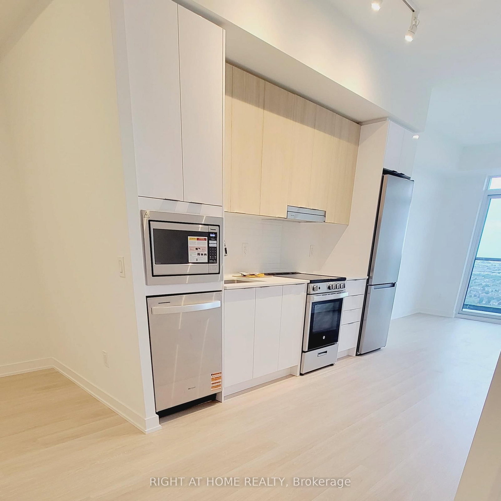5105 Hurontario Street, Unit 3001 - Photo 8
