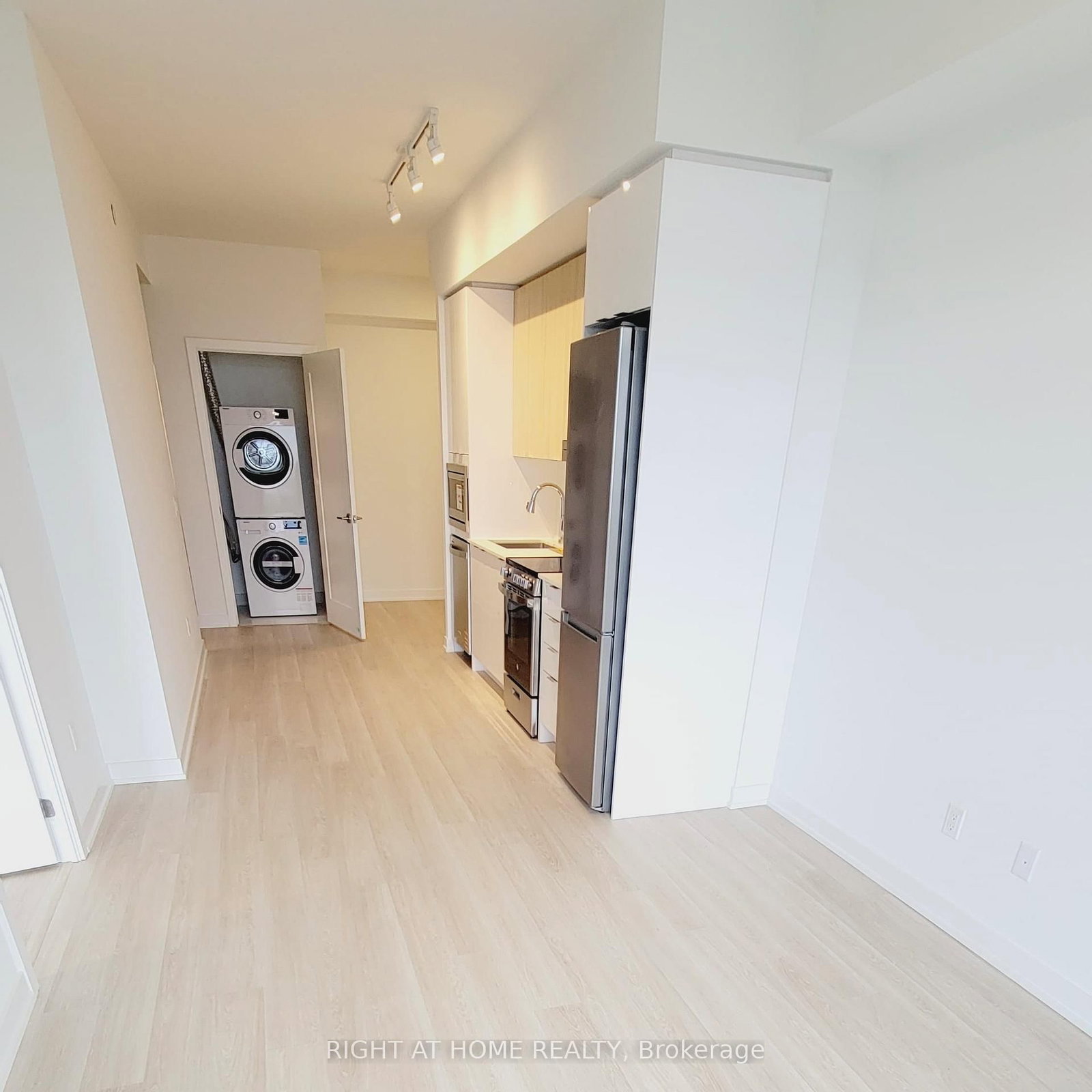 5105 Hurontario Street, Unit 3001 - Photo 9