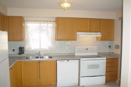 4 Carabram Crt, Brampton, L6X4M3 | Image 3