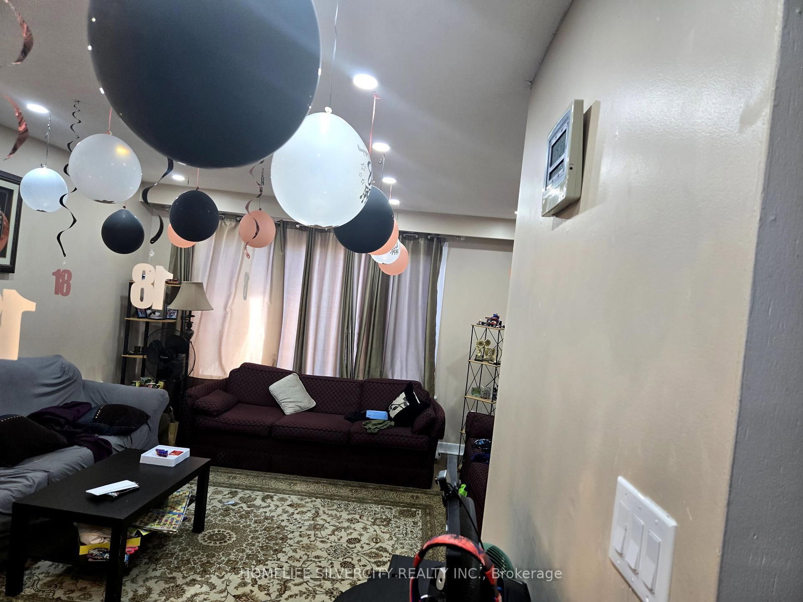 Listing Image 10