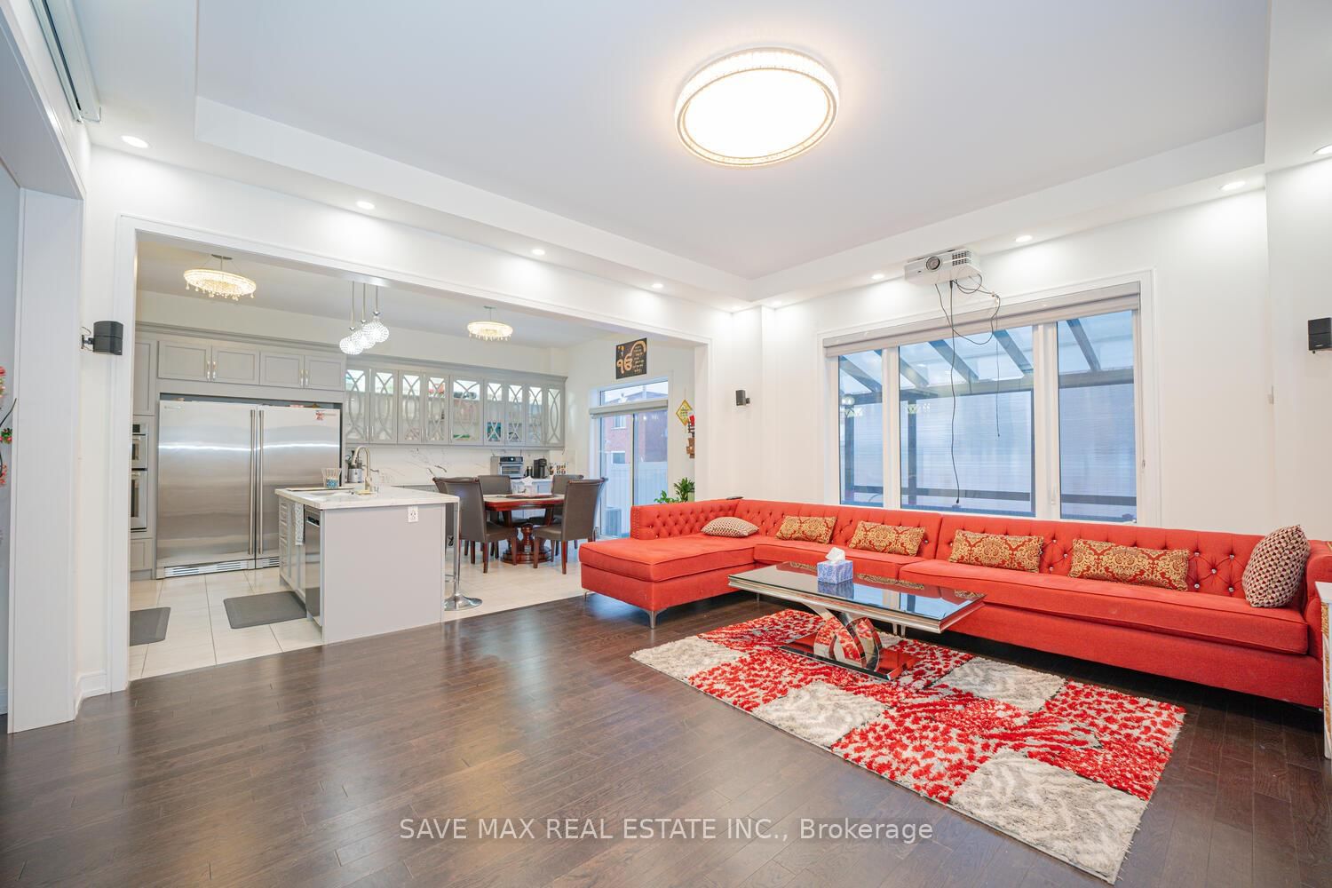 Listing Image 8