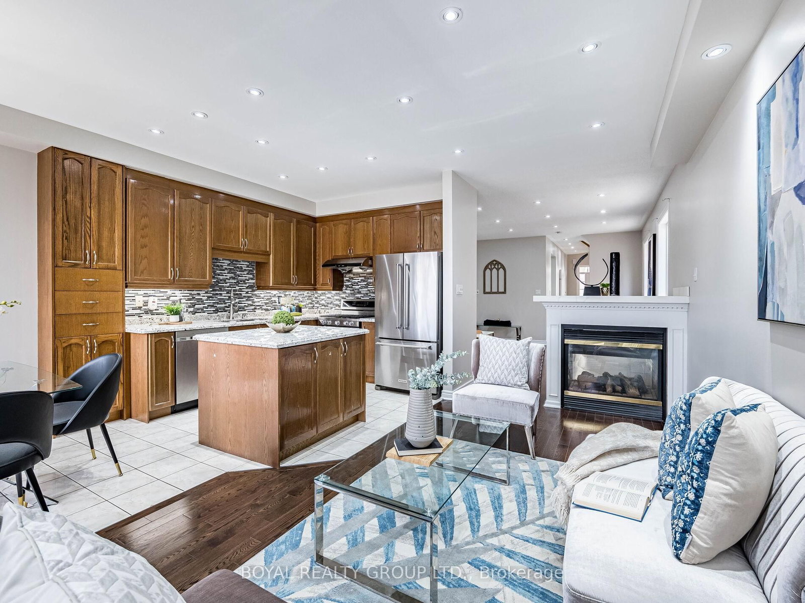 Listing Image 10