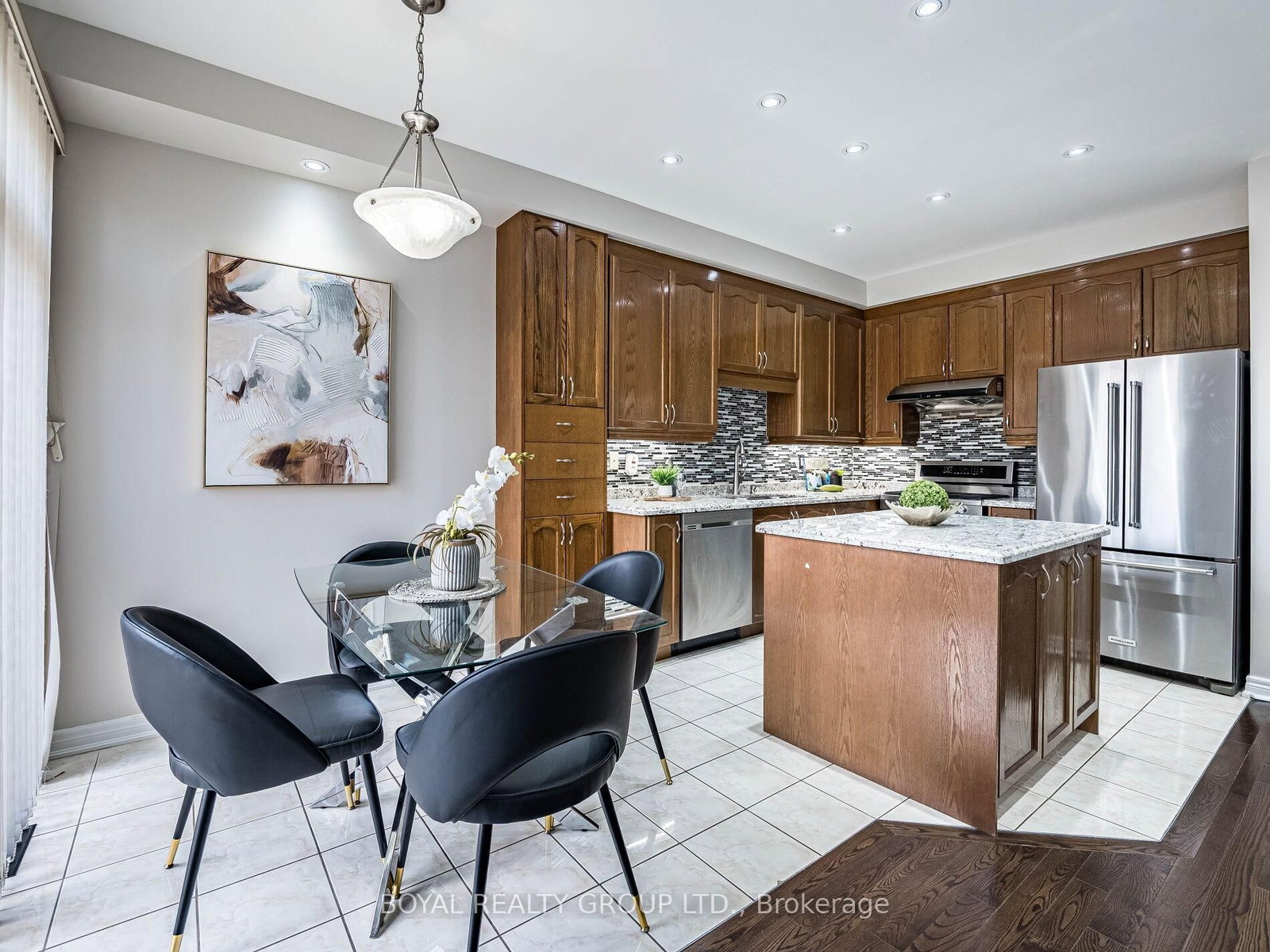 Listing Image 12