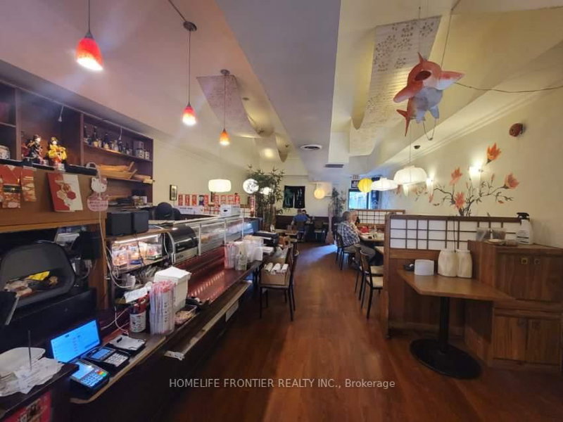 293 Roncesvalles Ave, Toronto, M6R 2M3 | Image 2