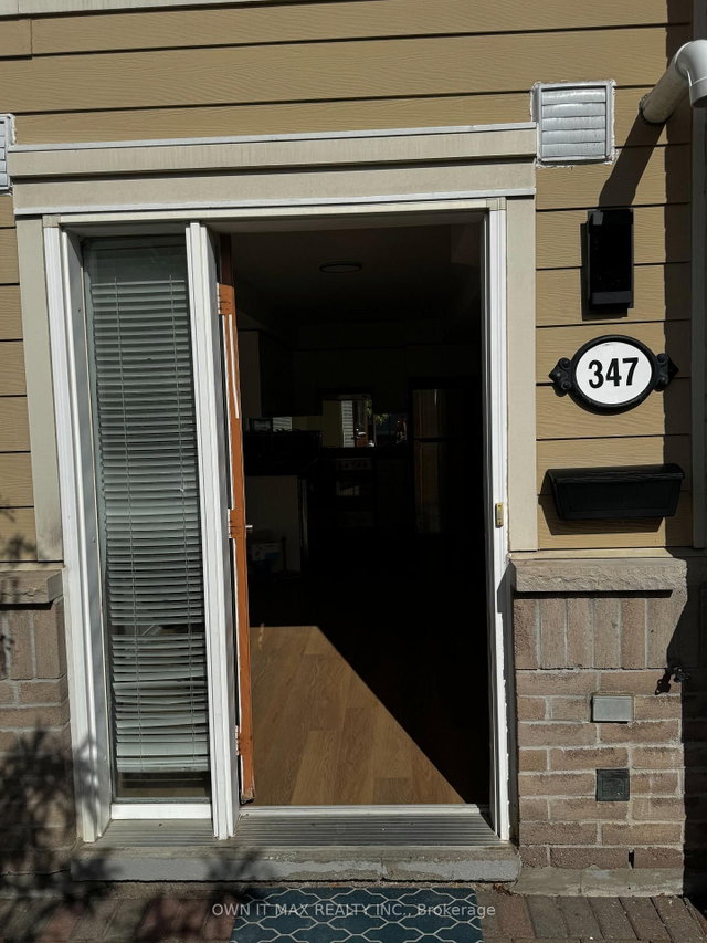 347 - 4975 SOUTHAMPTON Drive, Mississauga | Leased, W12371688 | Condos.ca