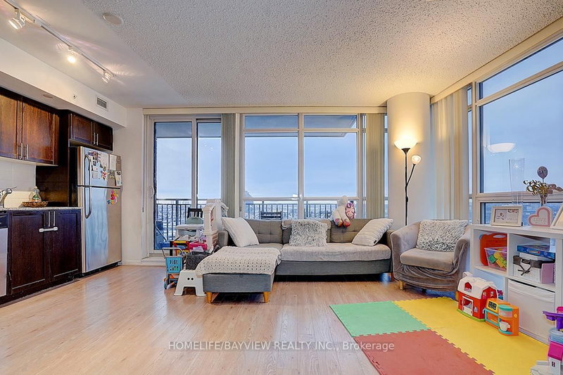 1723 - 800 Lawrence Avenue W