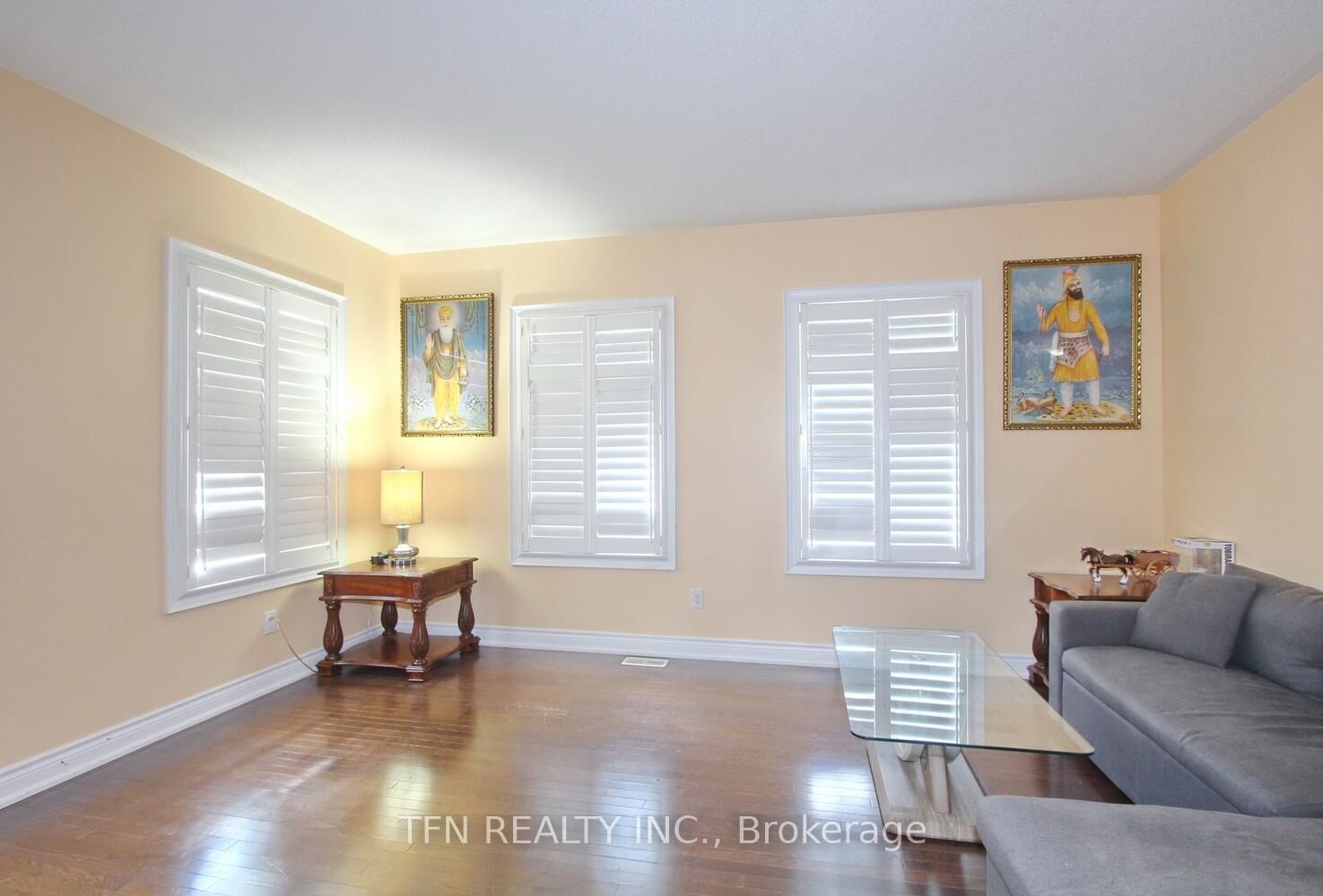 Listing Image 11
