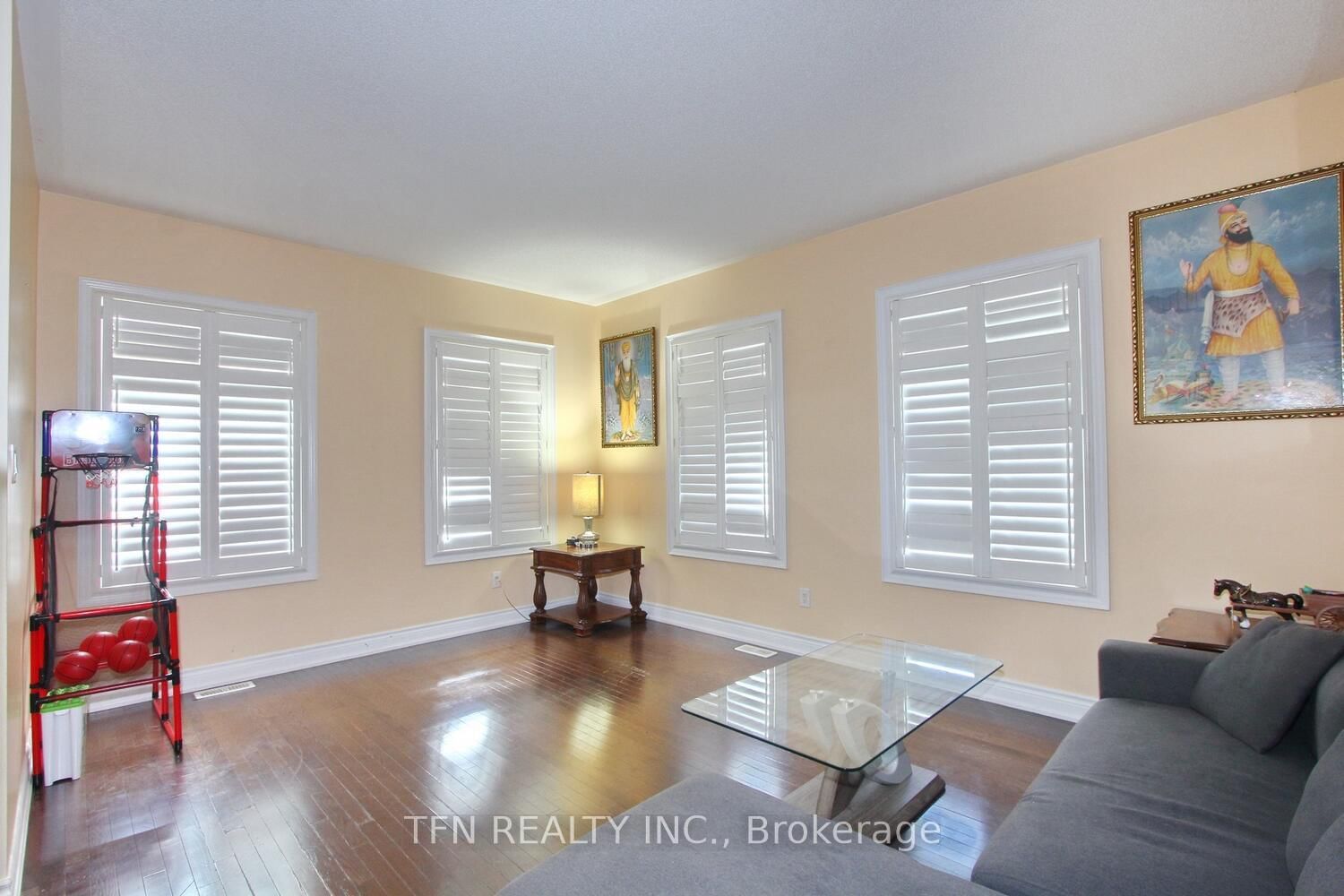 Listing Image 12