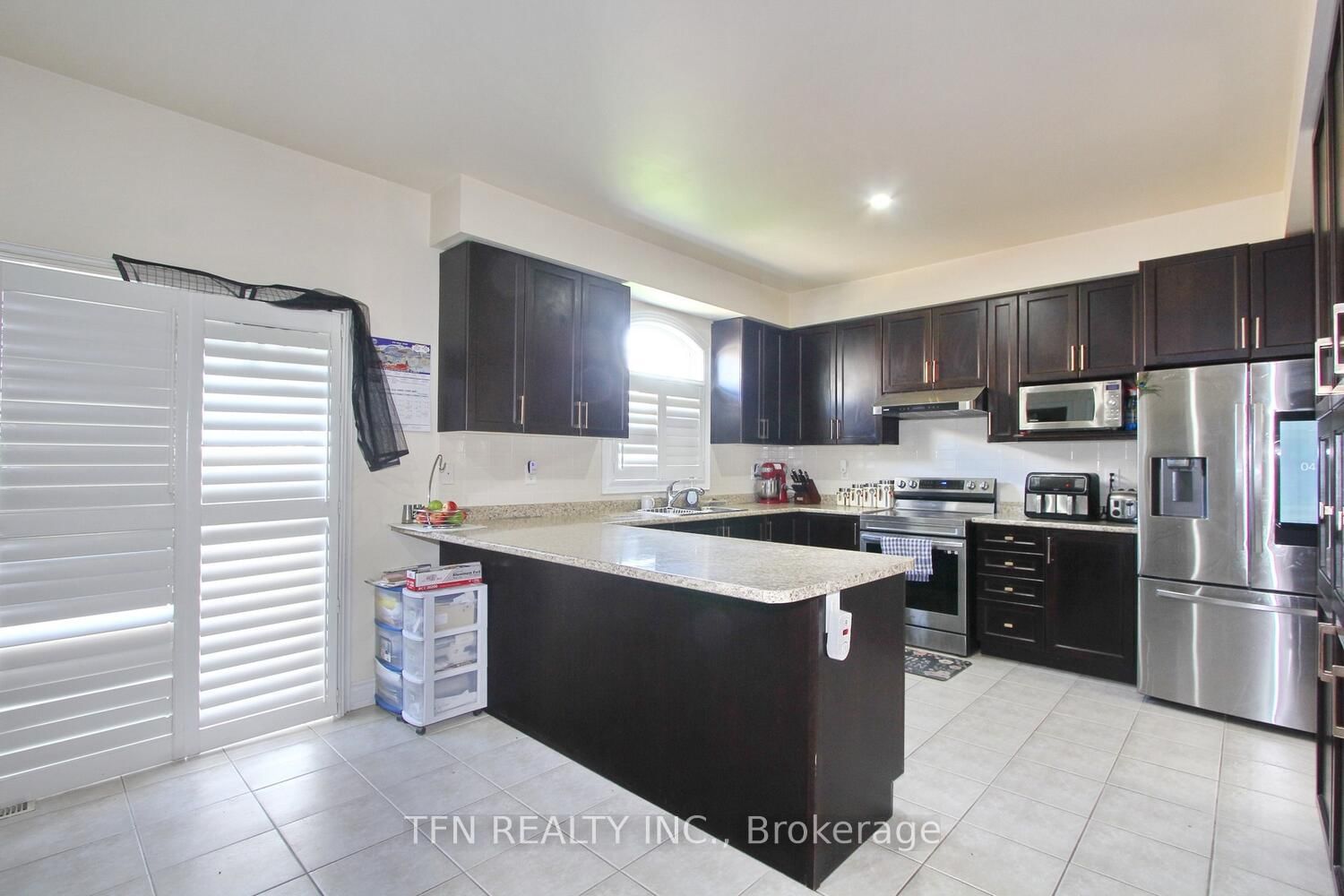 Listing Image 19