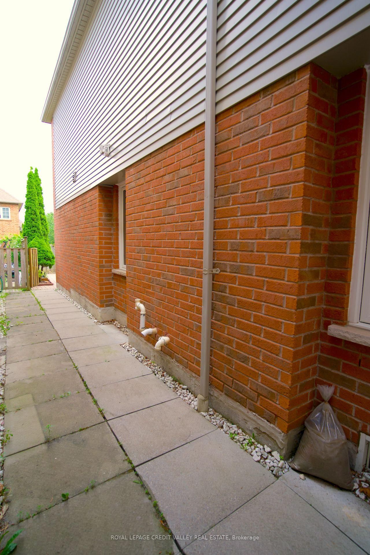 Listing Image 41