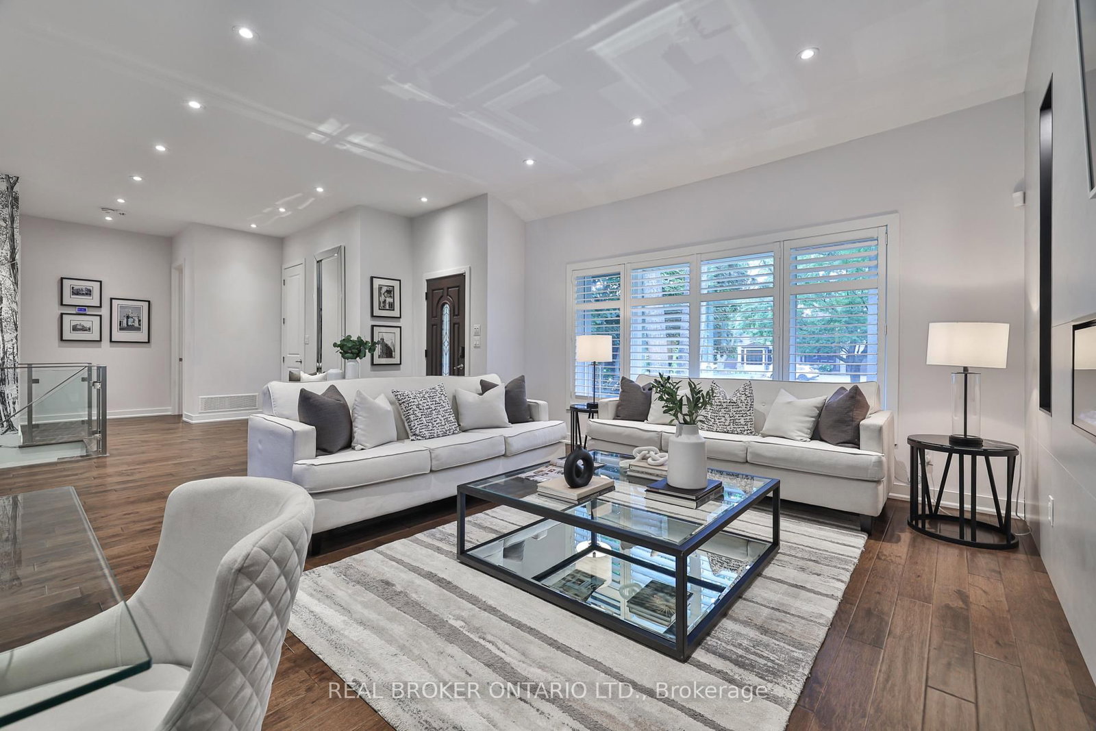 Listing Image 10