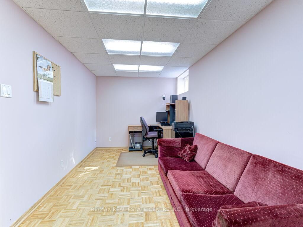 Listing Image 40