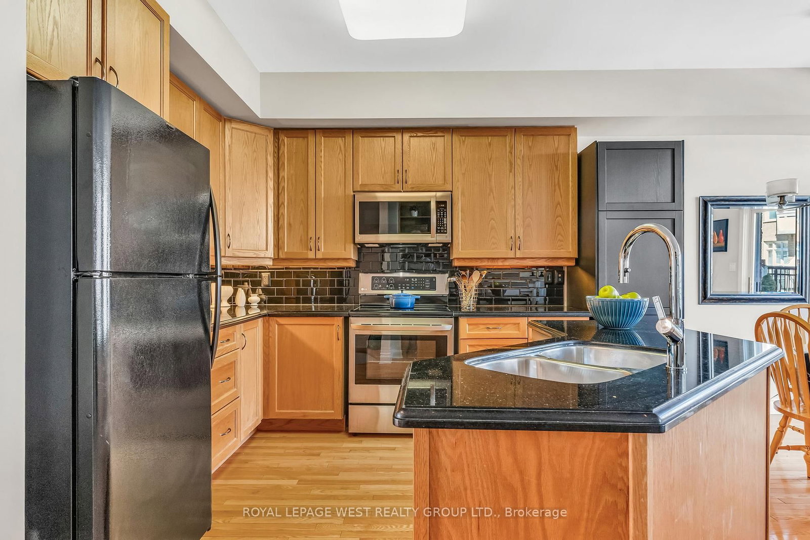 Listing Image 16