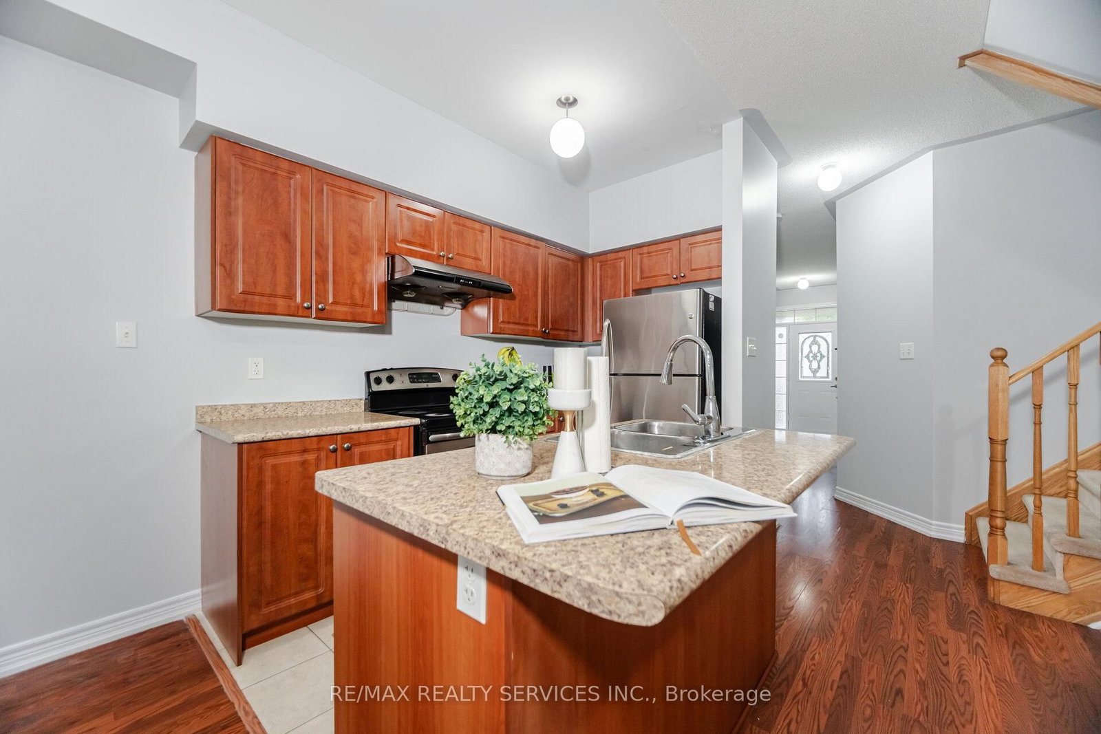 Listing Image 9