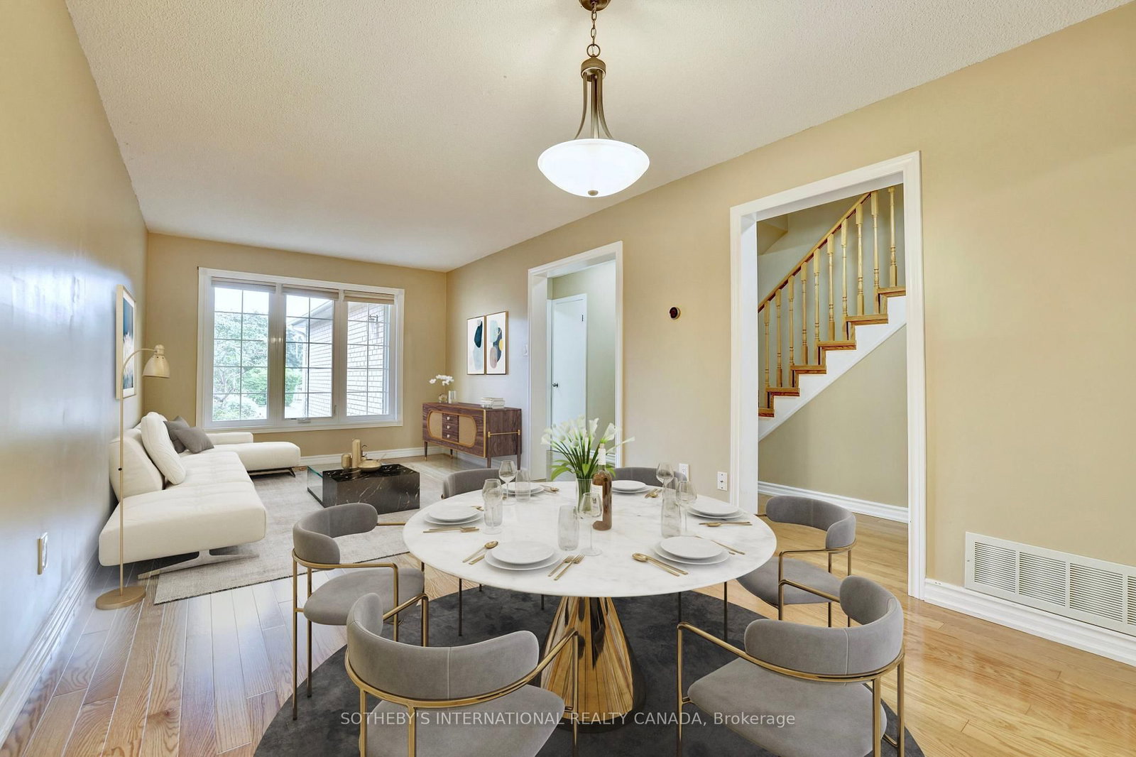 Listing Image 11