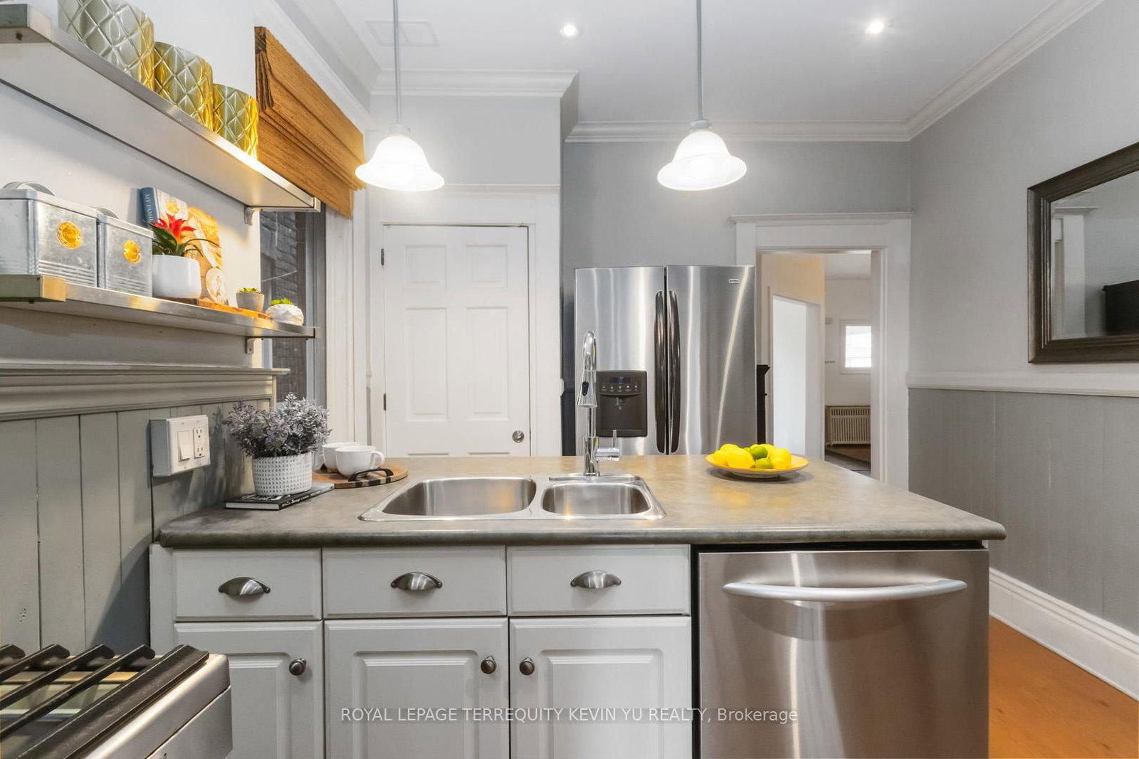 Listing Image 9