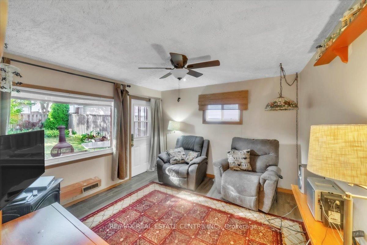 Listing Image 15
