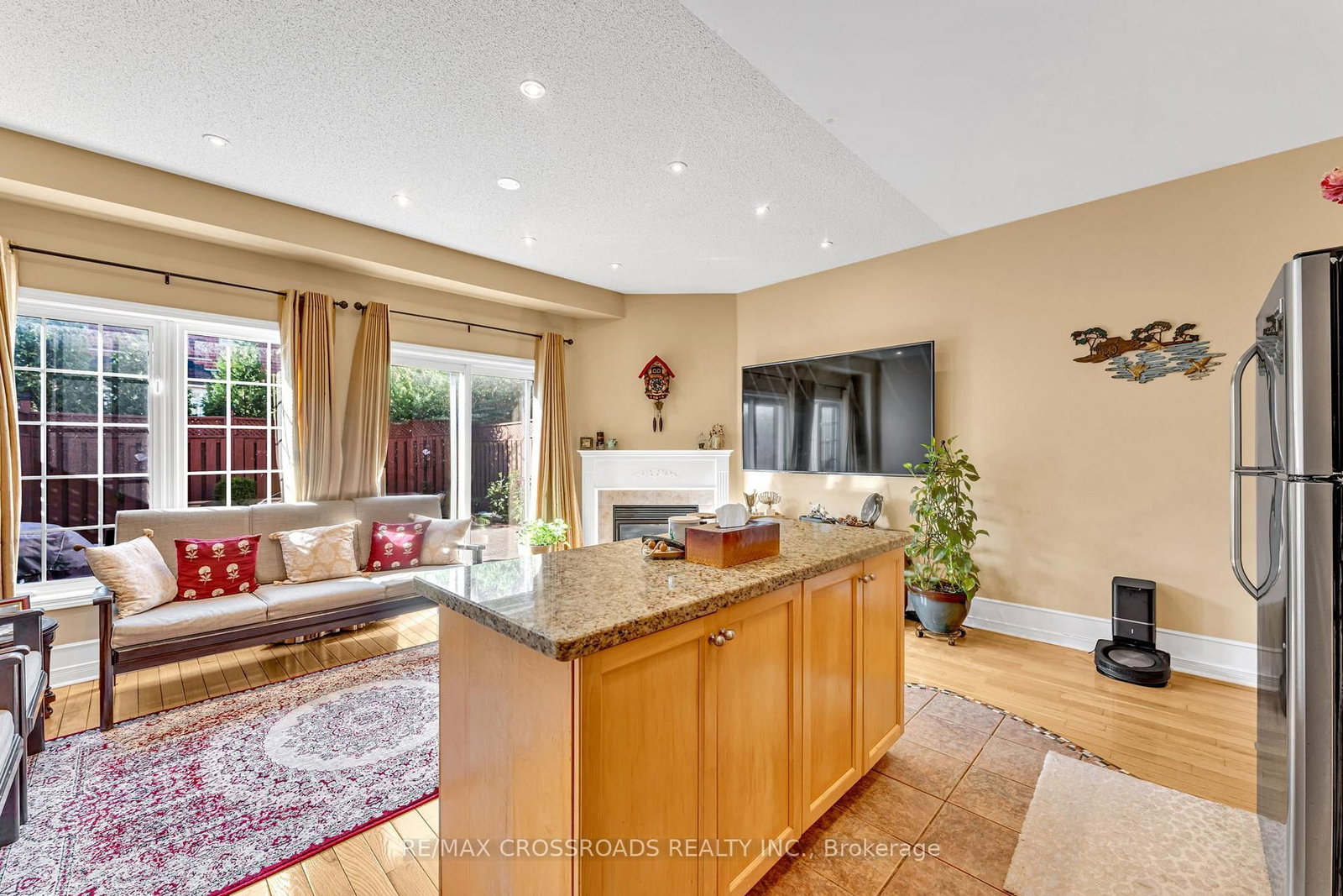 Listing Image 12