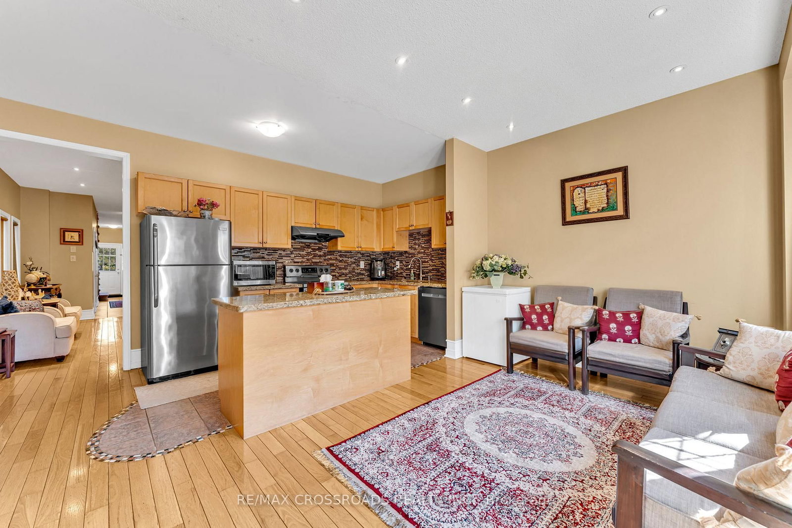 Listing Image 9