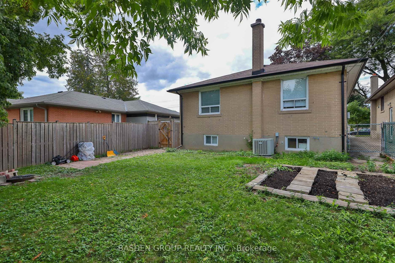 Listing Image 36