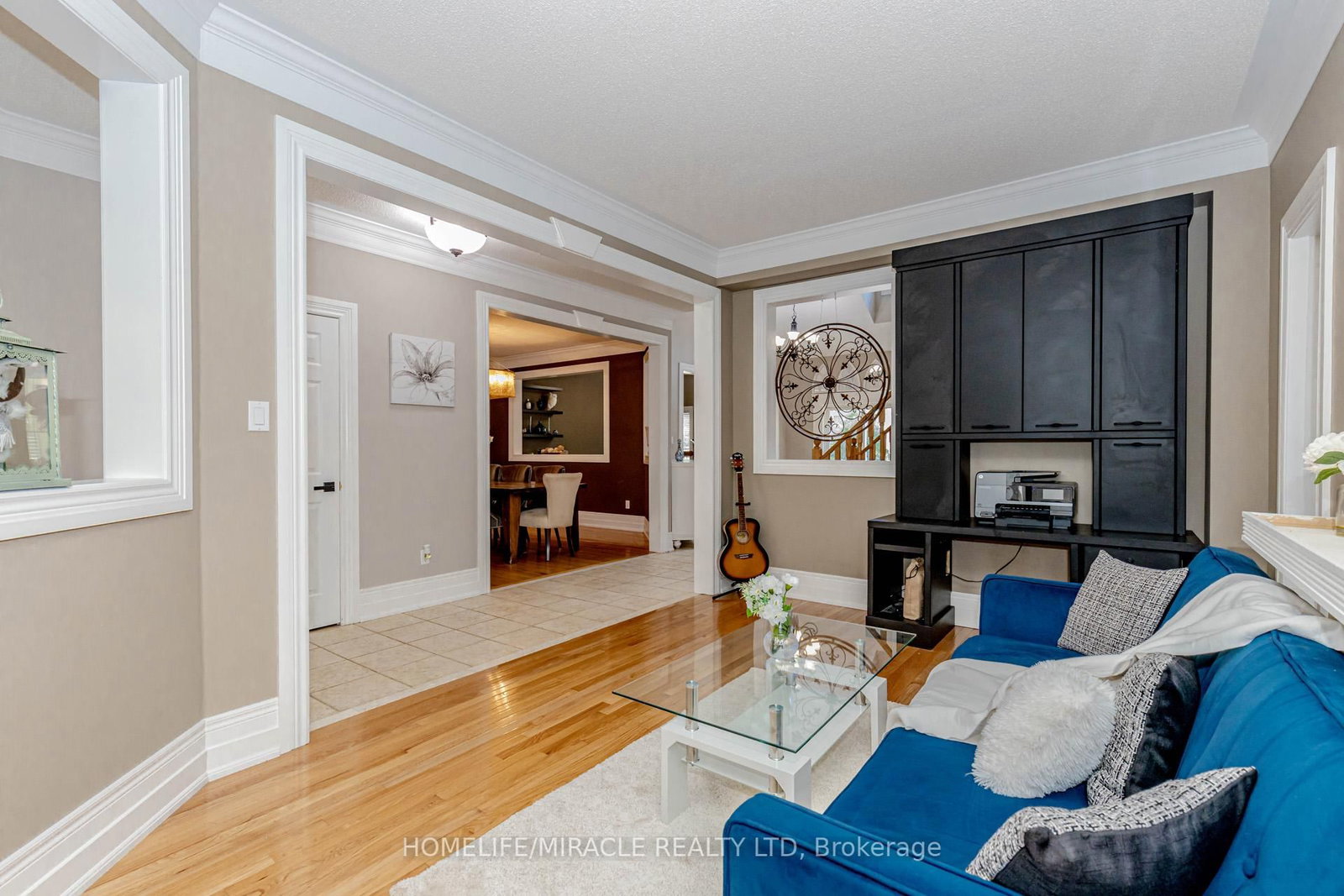 Listing Image 11